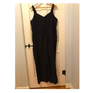 Never Worn Tie-Waist Old Navy Jumpsuit 🖤🖤